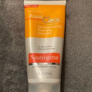 Neutrogena Oil-Eliminating Foaming Cleanser